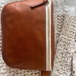 Clarve V Fanny pack. Never been used. Full packaging included.